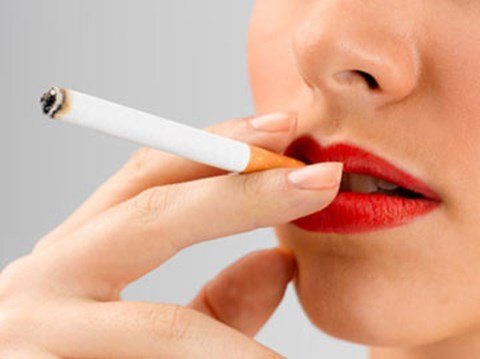 Hút thuốc lá tăng nguy cơ ung thư vú