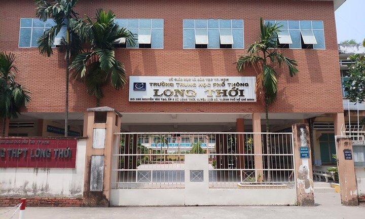 Xem xét kỷ luật cô giáo im lặng suốt học kỳ khiến học sinh bật khóc