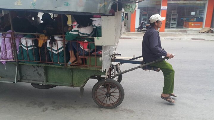 Kinh hãi xem xe tự chế 'thần chết' chở học sinh ở Hải Dương