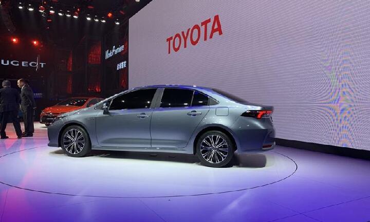 Toyota Corolla Altis 2019 bản sedan trình làng