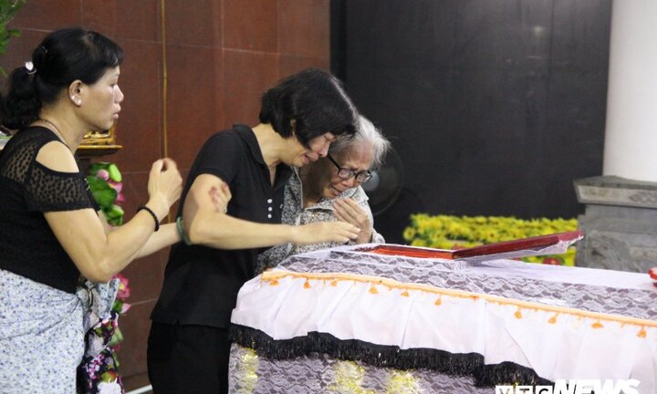 Xúc động đám tang cô bé 12 tuổi hiến tặng giác mạc