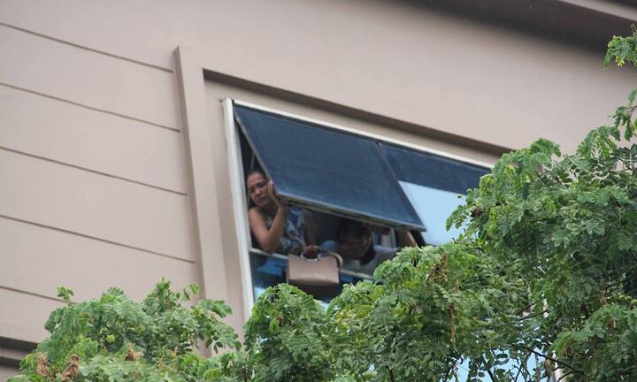 Cháy trụ sở công ty ở Hà Nội, nhân viên hoảng loạn tháo chạy