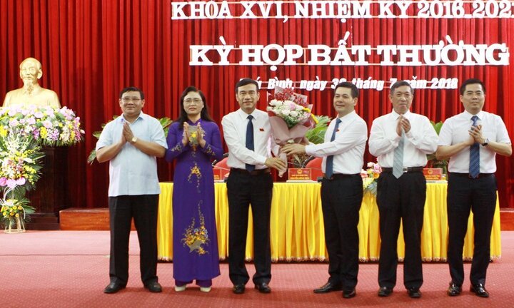 Sau phiên họp bất thường, Bí thư tỉnh uỷ Thái Bình thôi giữ chức Chủ tịch tỉnh