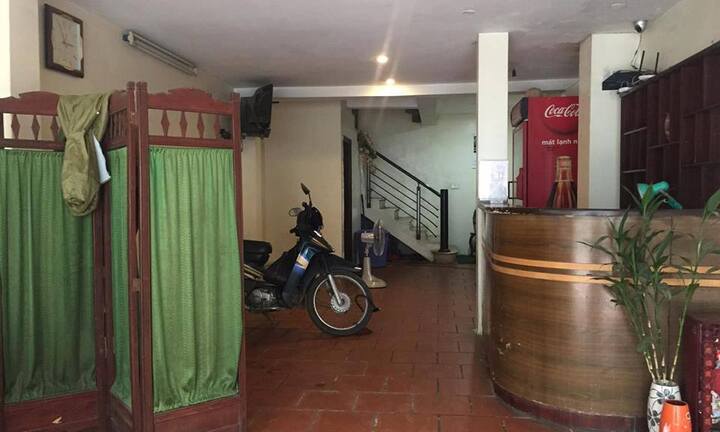 Cô gái trẻ chết trong nhà nghỉ tại Hà Nội
