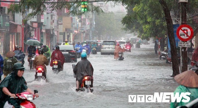 Dân Bắc Bộ và Bắc Trung Bộ ra đường cuối tuần cần lưu ý thông tin này