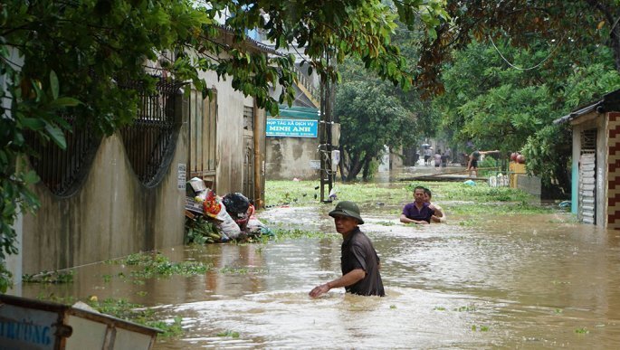 Bão số 4 làm 3 người chết và mất tích, nhấn chìm hàng ngàn ngôi nhà tại Thanh Hóa