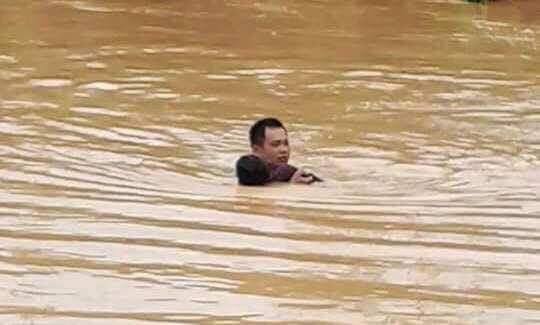 Vượt suối sang nhà người thân chơi, một học sinh lớp 5 bị lũ cuốn