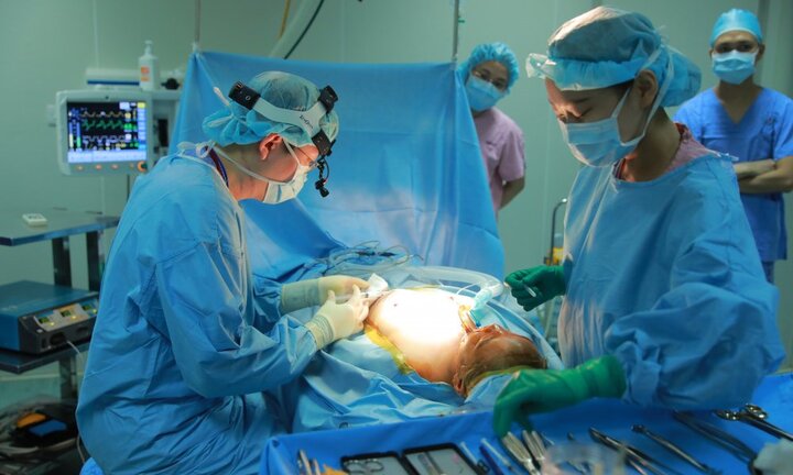 Bệnh nhân dị tật bẩm sinh được phẫu thuật chỉnh hình miễn phí ở Thái Nguyên