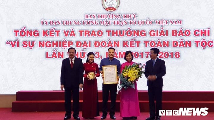 Phóng viên VTC giành giải đặc biệt Giải báo chí 'Vì sự nghiệp đại đoàn kết toàn dân tộc' lần thứ 13