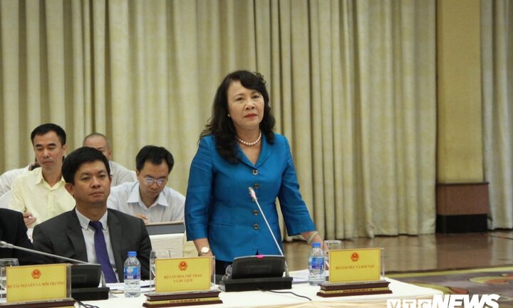 'Hỏi cung' học sinh sau việc phạt tát 231 cái, Thứ trưởng GD-ĐT: 'Hiệu trưởng yếu nghiệp vụ, thiếu trách nhiệm'