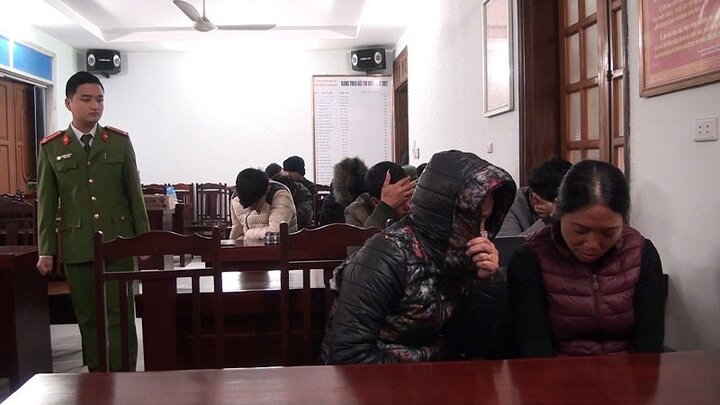 Truy bắt kẻ cầm đầu đường dây ghi lô đề, cá độ bóng đá quy mô lớn ở Hưng Yên