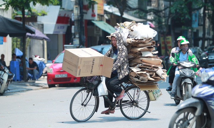 Bắc Bộ nắng nóng, mưa lớn ở Trung Bộ giảm nhanh