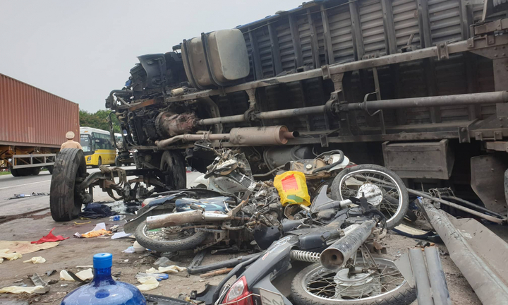 Xe tải lật đè chết người đứng chờ sang đường ở Hải Dương: Thêm thông tin gây sốc