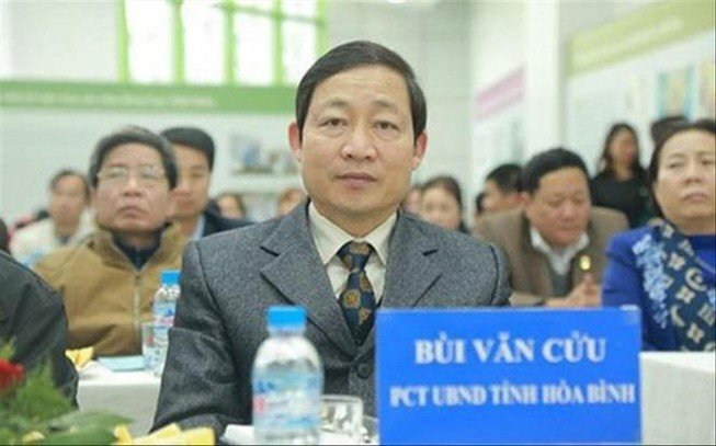 Liên quan đến gian lận thi cử, Phó Chủ tịch tỉnh Hòa Bình bị cảnh cáo
