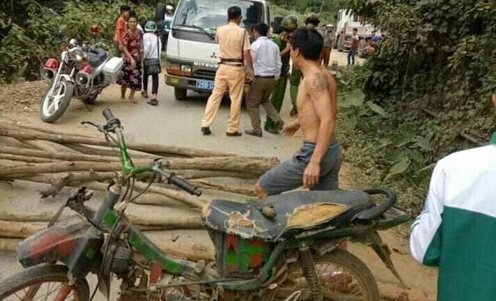 Dân mang cây củi chặn xe CSGT Sơn La 'đòi' xe vi phạm: Đội CSGT huyện Mường La thông tin