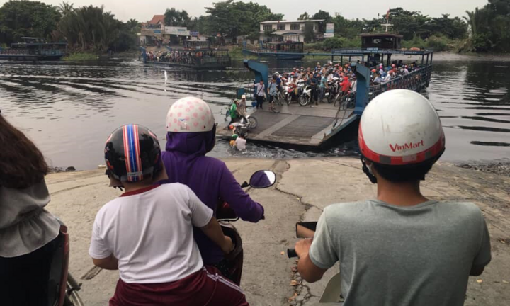 Qua phà An Phú Đông, một phụ nữ bị rơi xuống sông