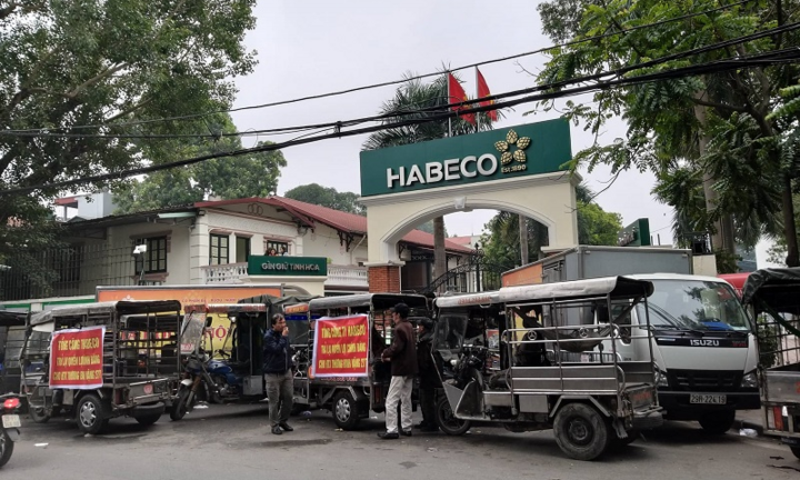 Bị xe thương binh ‘quây’ cổng, Habeco báo cáo Bộ Công Thương thế nào?