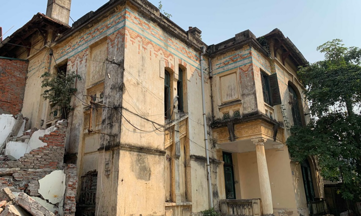 Tạm dừng hạ giải căn biệt thự trạm phát sóng bản Tuyên ngôn độc lập