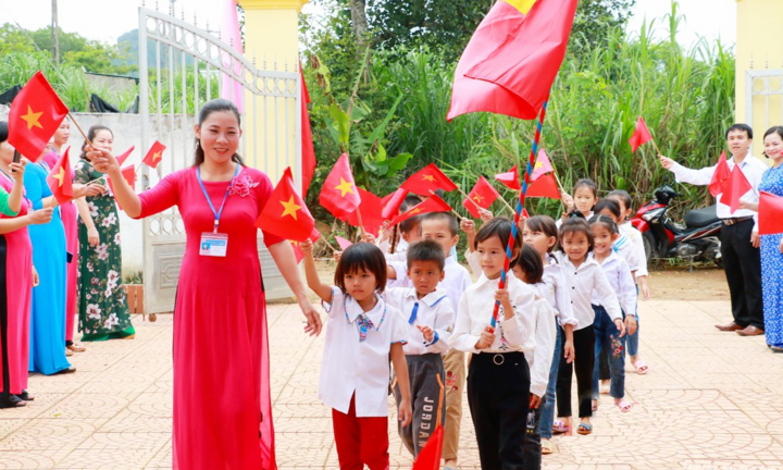 Nghệ An dừng thi tuyển để tuyển dụng đặc cách giáo viên hợp đồng