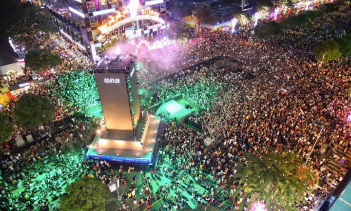 Cả nước tưng bừng đón năm mới 2020