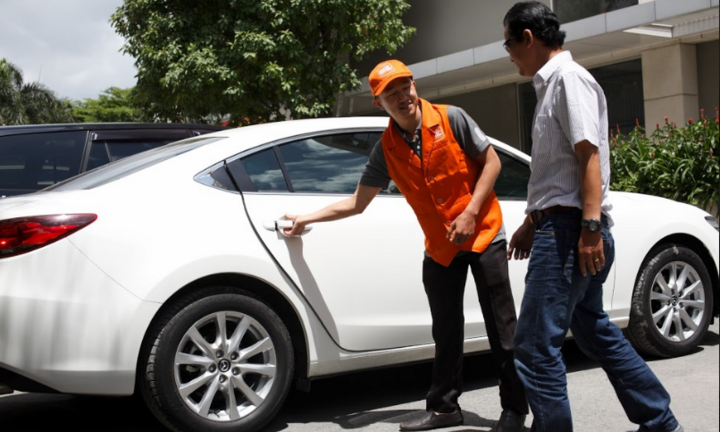 Khách gọi 'cháy máy', dịch vụ chở người say về nhà 'cháy hàng'