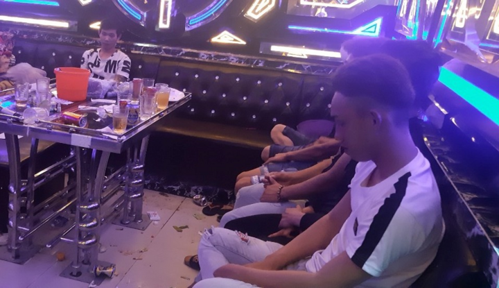 Phát hiện 34 nam nữ phê ma túy trong quán karaoke nổi tiếng ở Quảng Nam