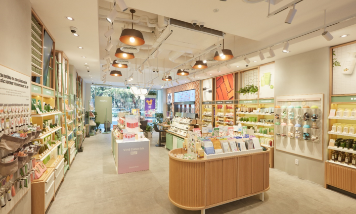 Hương Giang và 3 mỹ nhân 'Mắt Biếc' hội ngộ tại buổi khai trương innisfree ngày đầu năm