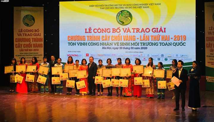 Tôn vinh 72 công nhân vệ sinh môi trường tiêu biểu toàn quốc