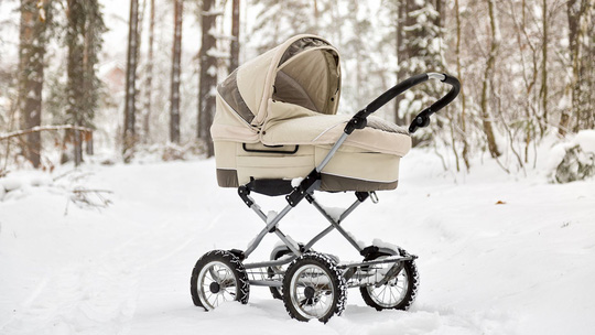 Video: Bị bỏ quên ngoài trời -20 độ C, bé 7 tháng tuổi chết cóng