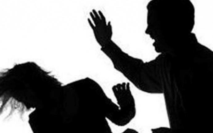 Can ngăn cha và hàng xóm cãi nhau, con đánh chết người 