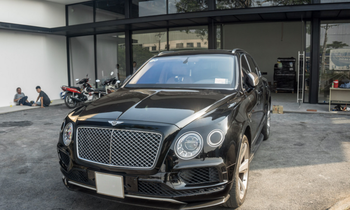 Bentley Bentayga sang chảnh với bodykit sợi carbon 