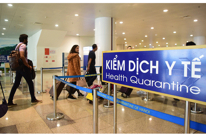 Kiểm tra thân nhiệt khách nhập cảnh sân bay, ngăn chặn dịch viêm phổi lạ từ Trung Quốc