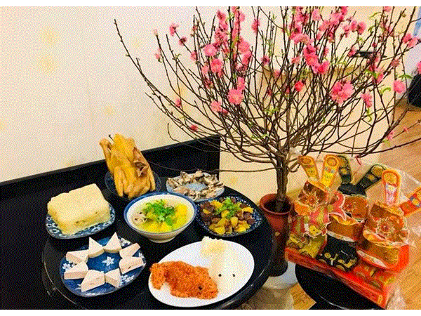 Chiều 30 Tết, người Bắc nhất định phải có một cành đào