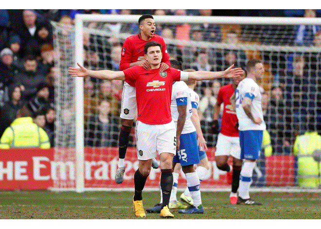 Đè bẹp đội yếu trên mặt sân ruộng, MU thẳng tiến vòng 5 FA Cup 