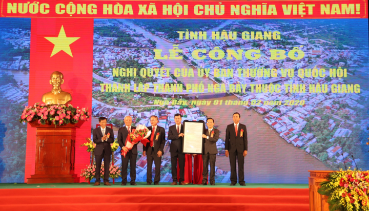 Thành lập thành phố Ngã Bảy trực thuộc tỉnh Hậu Giang