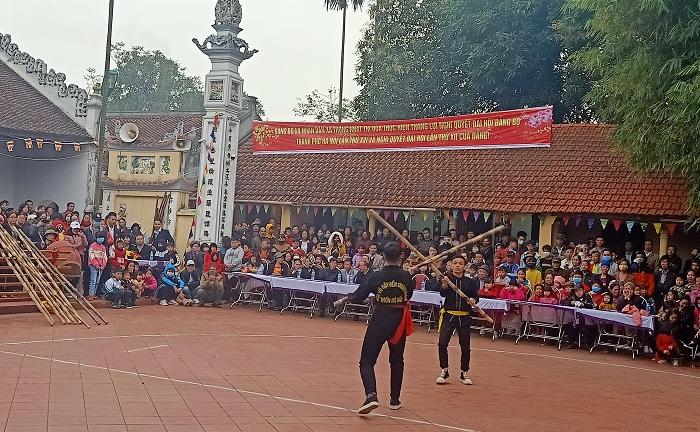 Video: Độc đáo thi đấu võ gậy của vùng quê thờ Phù đổng Thiên Vương