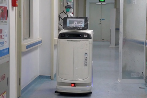 Video: Robot điều trị cho bệnh nhân nhiễm virus corona tại Trung Quốc