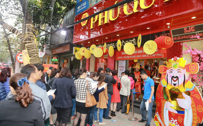 Có nhất định phải đổ xô đi mua vàng đúng ngày vía Thần Tài?