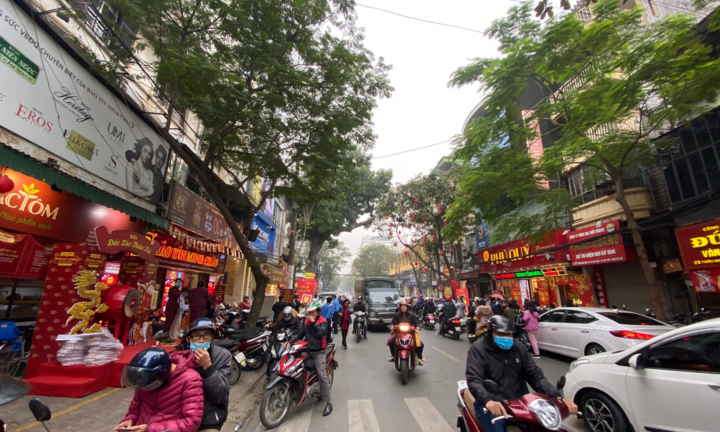 Phố 'vàng' Trần Nhân Tông vắng vẻ trước ngày Thần Tài