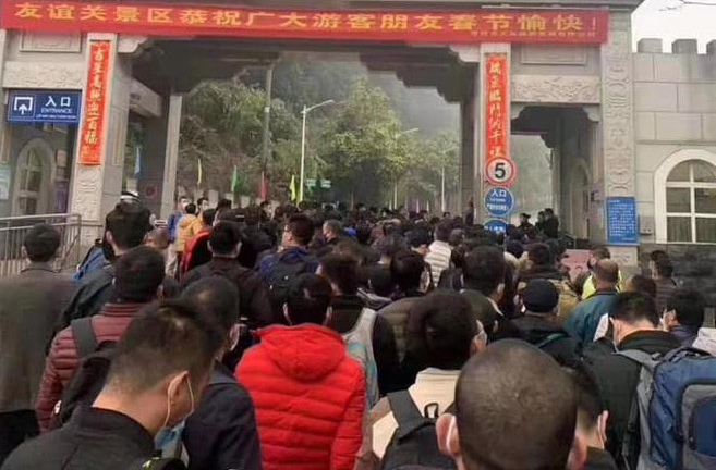 Hơn 1.000 người Trung Quốc quay lại Việt Nam làm việc, cửa khẩu Hữu Nghị ùn tắc