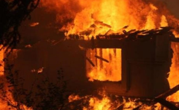 Nghi vấn chồng phóng hỏa đốt nhà khiến 3 bố con chết thương tâm