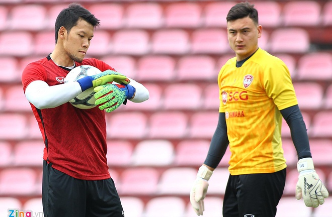 Tại sao đội bóng Nhật Bản chọn Kawin thay vì Đặng Văn Lâm?