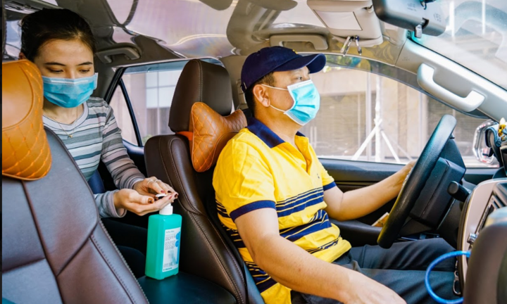Chống dịch Corona: Hãng xe nghiêm túc, tài xế và khách hàng hưởng lợi