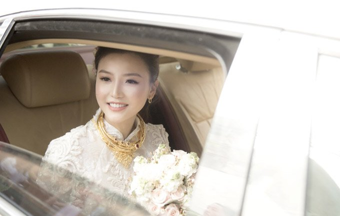 Ngọc Duyên đeo đầy vàng trong đám cưới với chồng đại gia tại Vũng Tàu