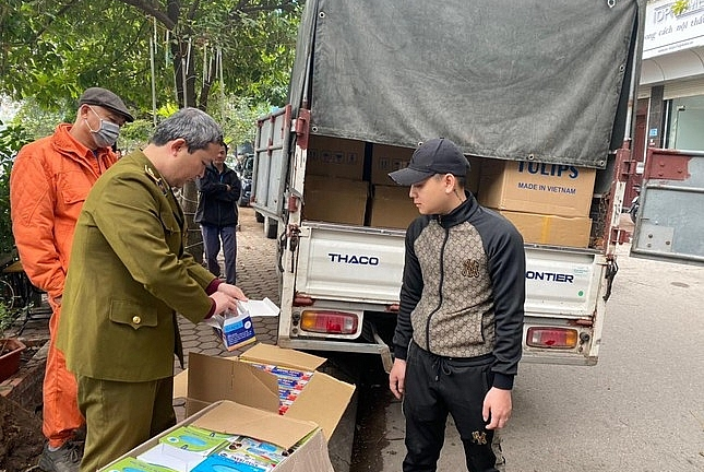 Lô khẩu trang y tế trị giá hơn 1 tỷ đồng bị tịch thu được làm bằng giấy vệ sinh