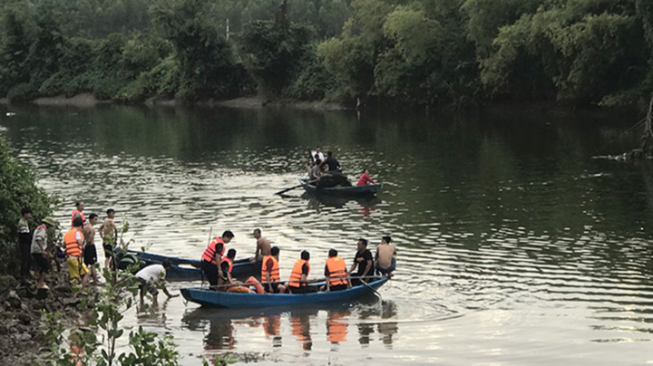 Lật thuyền ở Quảng Nam, 6 người mất tích