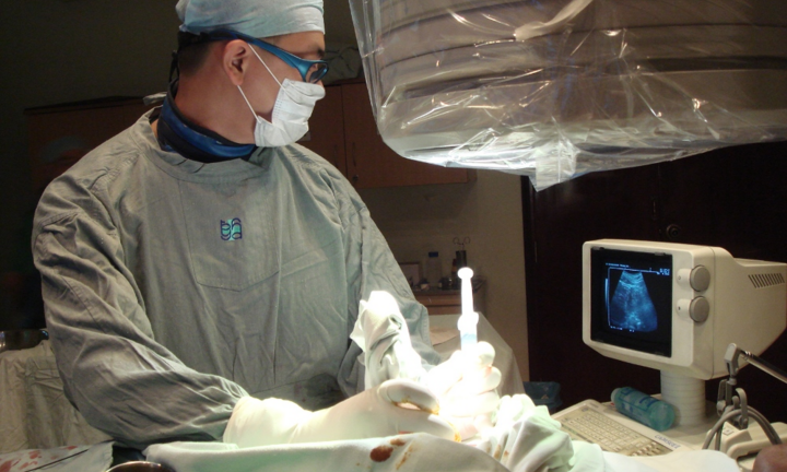 Bác sĩ Nguyễn Quang Thái Dương - người tiên phong trong ứng dụng kỹ thuật ít xâm lấn