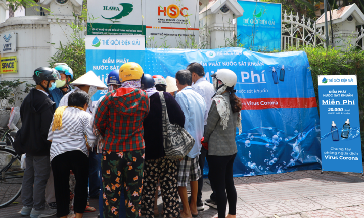 Phòng dịch corona: Thế Giới Điện Giải phát miễn phí 20.000 bình xịt khuẩn 