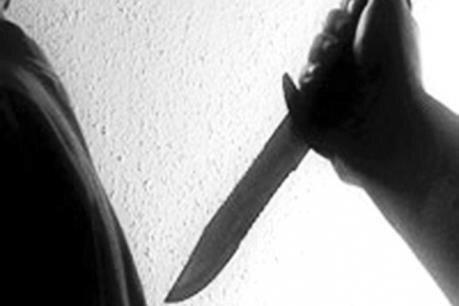 Người làm thuê đâm chết chủ nhà rồi bình thản về tắm giặt