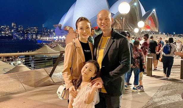 Kỷ niệm 8 năm ngày cưới, Phan Đinh Tùng gửi lời ngọt ngào đến vợ